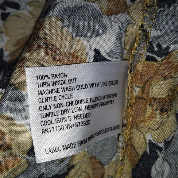 Wild Fable Blouse Womens Small Yellow Floral Cropped Button Long Sleeves Rayon - Picture 5 of 5